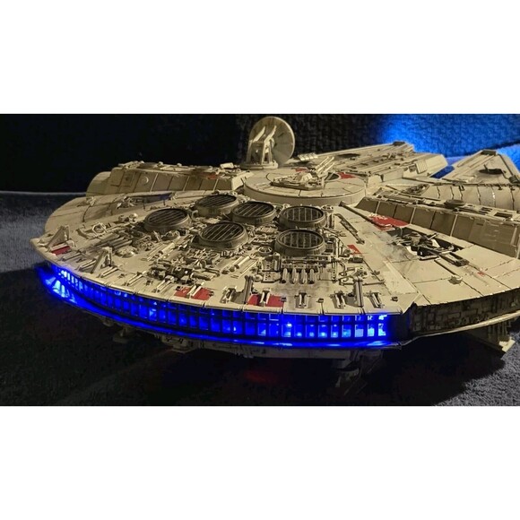 STAR WARS Millennium Falcon 1/72 scale Plastic Model Fine Molds, With LE… - Picture 5 of 16